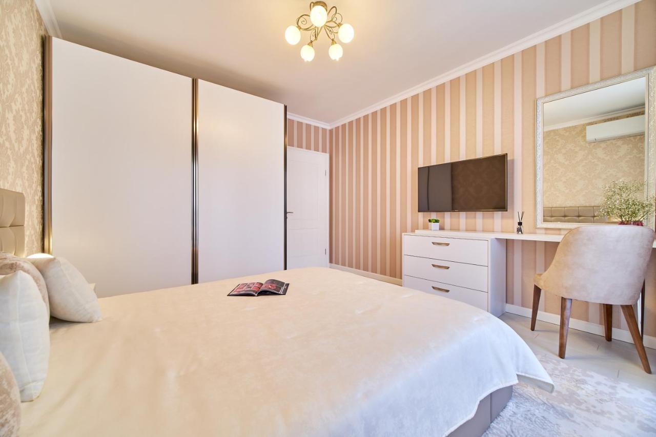 Premium Center Apartment In Grand Karavel Varna Exteriör bild
